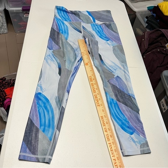 Athleta Elation 7/8 Tight Leggings Blue Abstract Print Medium A2 - Picture 2 of 6